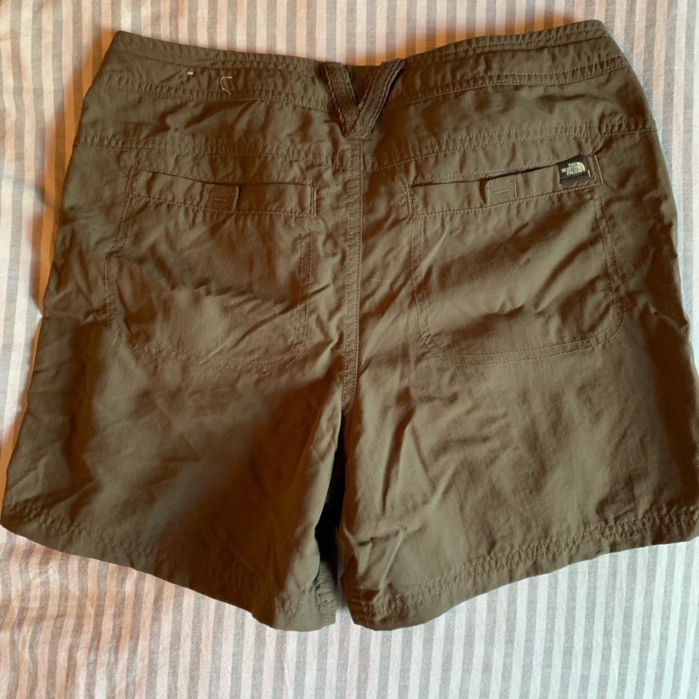 The North Face Olive Green hiking shorts, size 6 - Picture 2 of 4